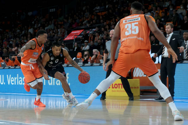 更是俱乐部 更是俱乐部